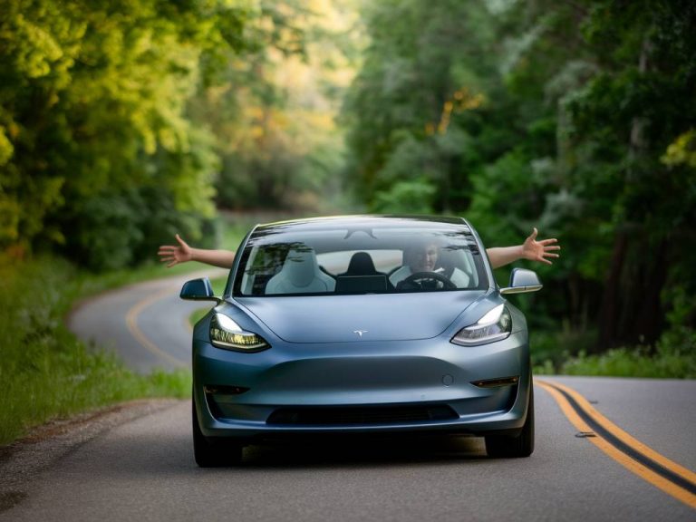 Comment les voitures électriques influencent l’avenir de l’industrie automobile mondiale