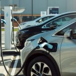 L’industrie automobile face à la transition vers l’électrique : enjeux et solutions